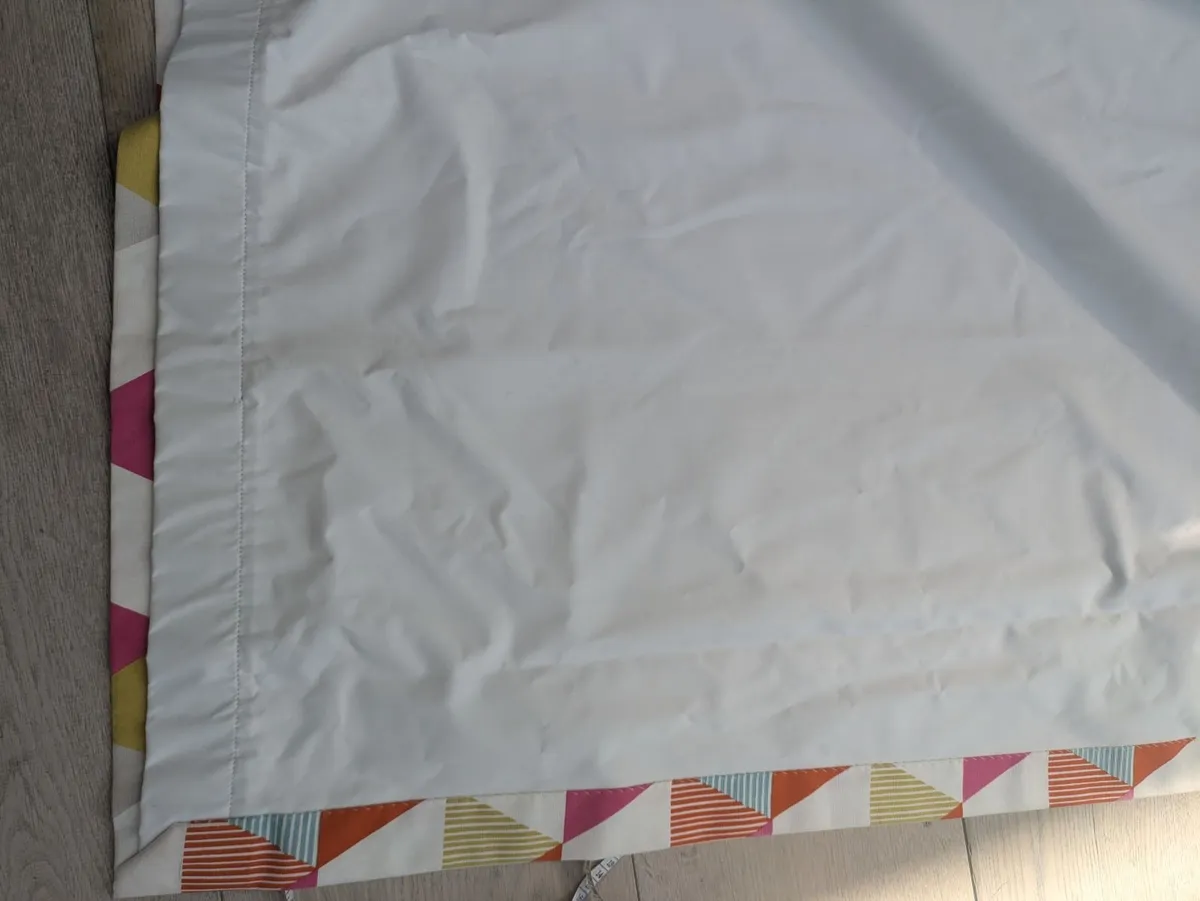 Bespoke curtains - 150cm drop x 260cm wide each - Image 4