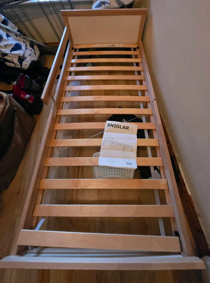 Toddler sized bed IKEA (model name SNIGLAR)