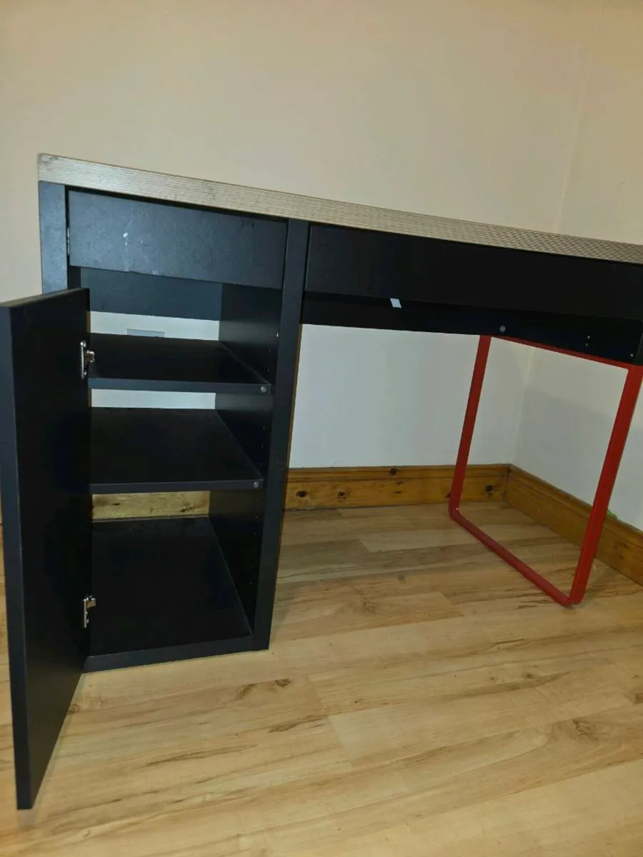 Desk IKEA MICKE - Image 3