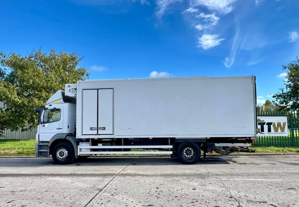 Mercedes Axor 1824 Fridge Unit - Image 1