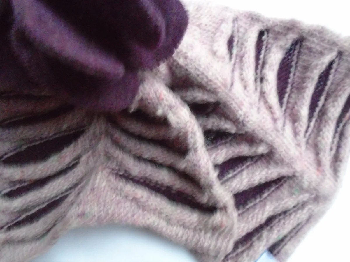 Ladies wool scarf/collar, New, Gift - Image 3