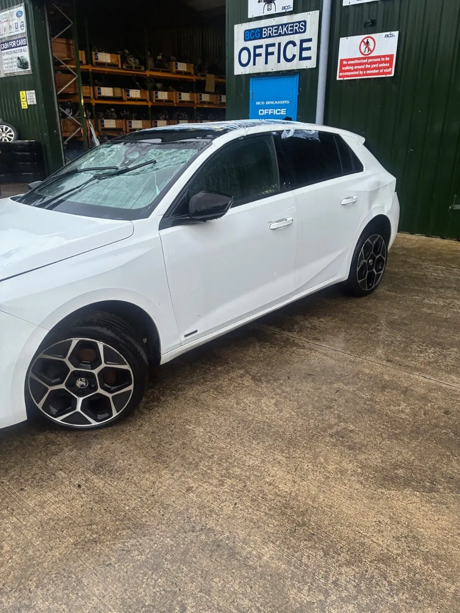 2025 opel vauxhall astra parts breaking - Image 2