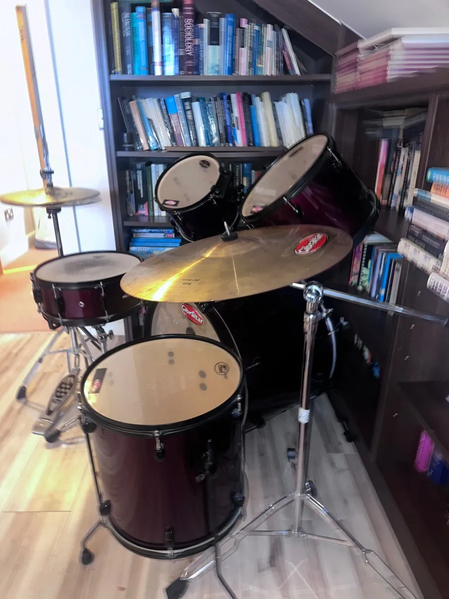 Pearl Forum Series 5PC Drum Kit and SABIAN Hi Hat - Image 2