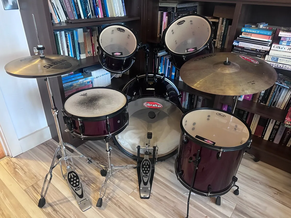 Pearl Forum Series 5PC Drum Kit and SABIAN Hi Hat - Image 1