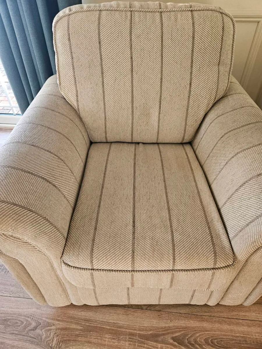Couches - Image 3
