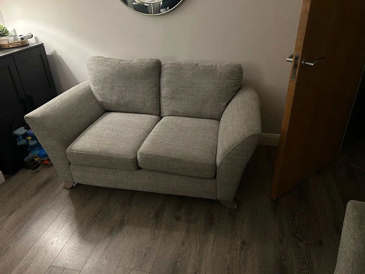 3+2 seater DFS Sofa - Image 4
