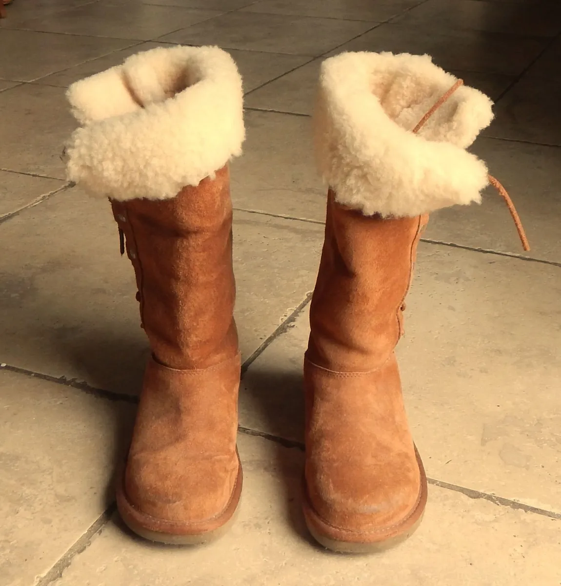 Pair of Ladies UGG brand Leather & Sheepskin Boots - Image 3