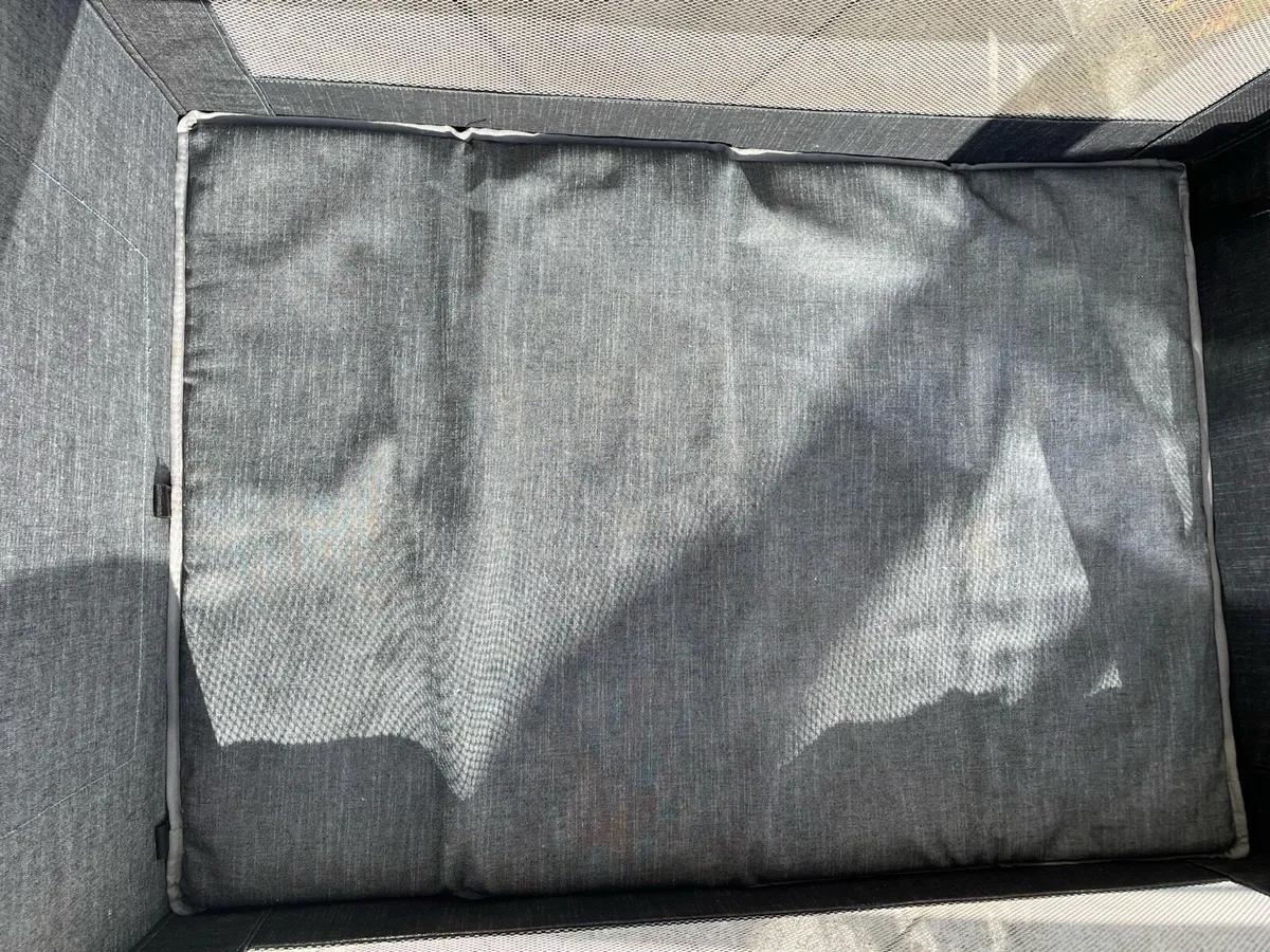 Mamas and Papa’s Travel Cot - Image 4
