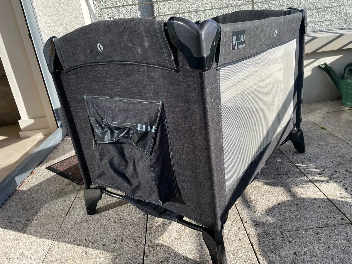 Mamas and Papa’s Travel Cot - Image 1