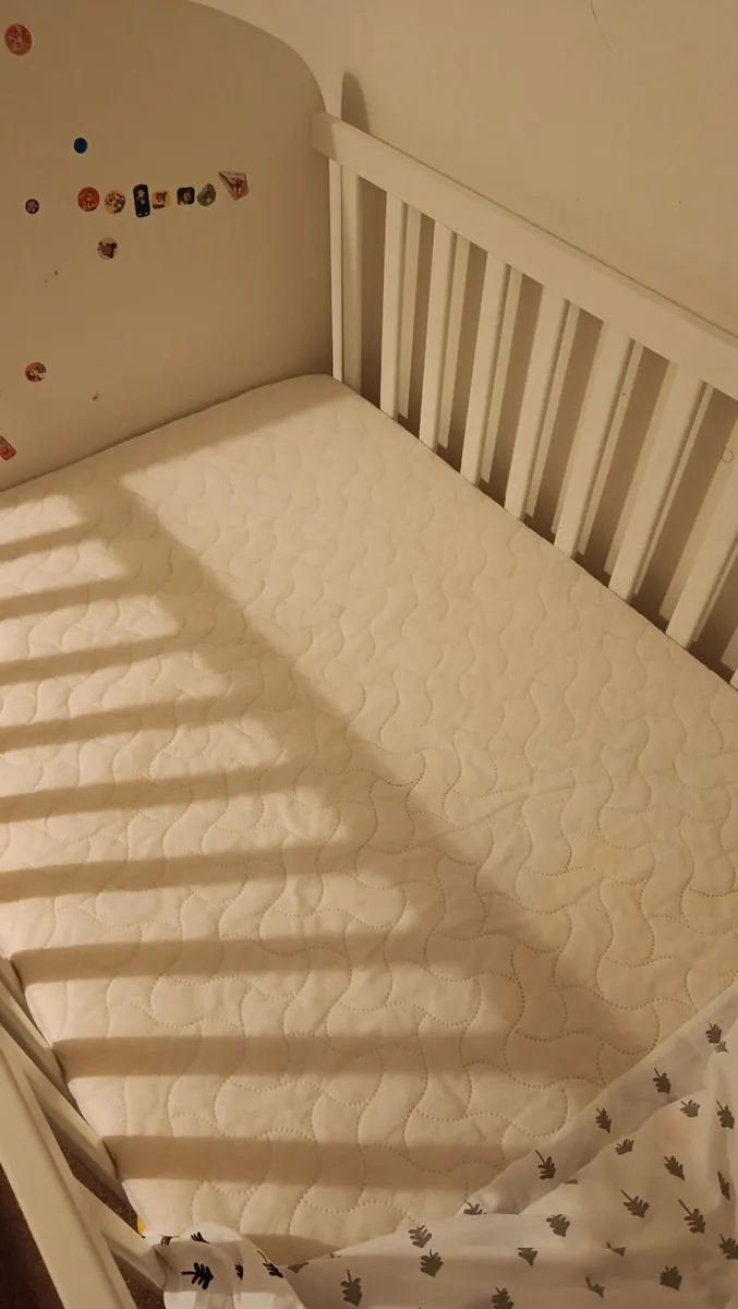Baby cot - Image 3