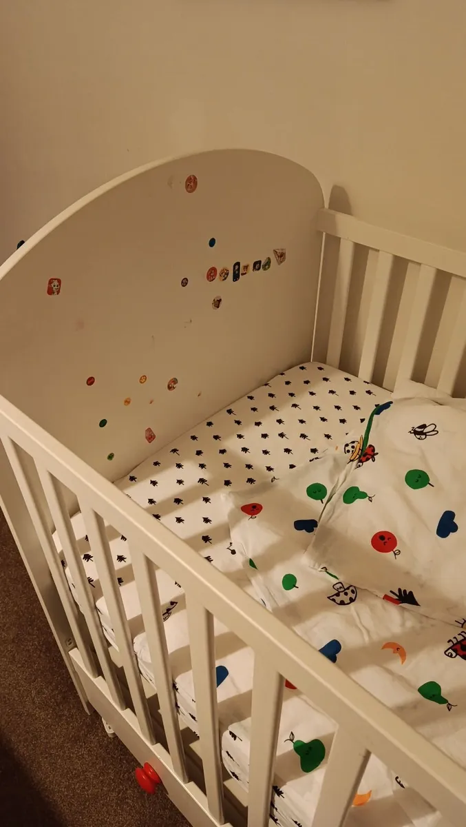 Baby cot - Image 4