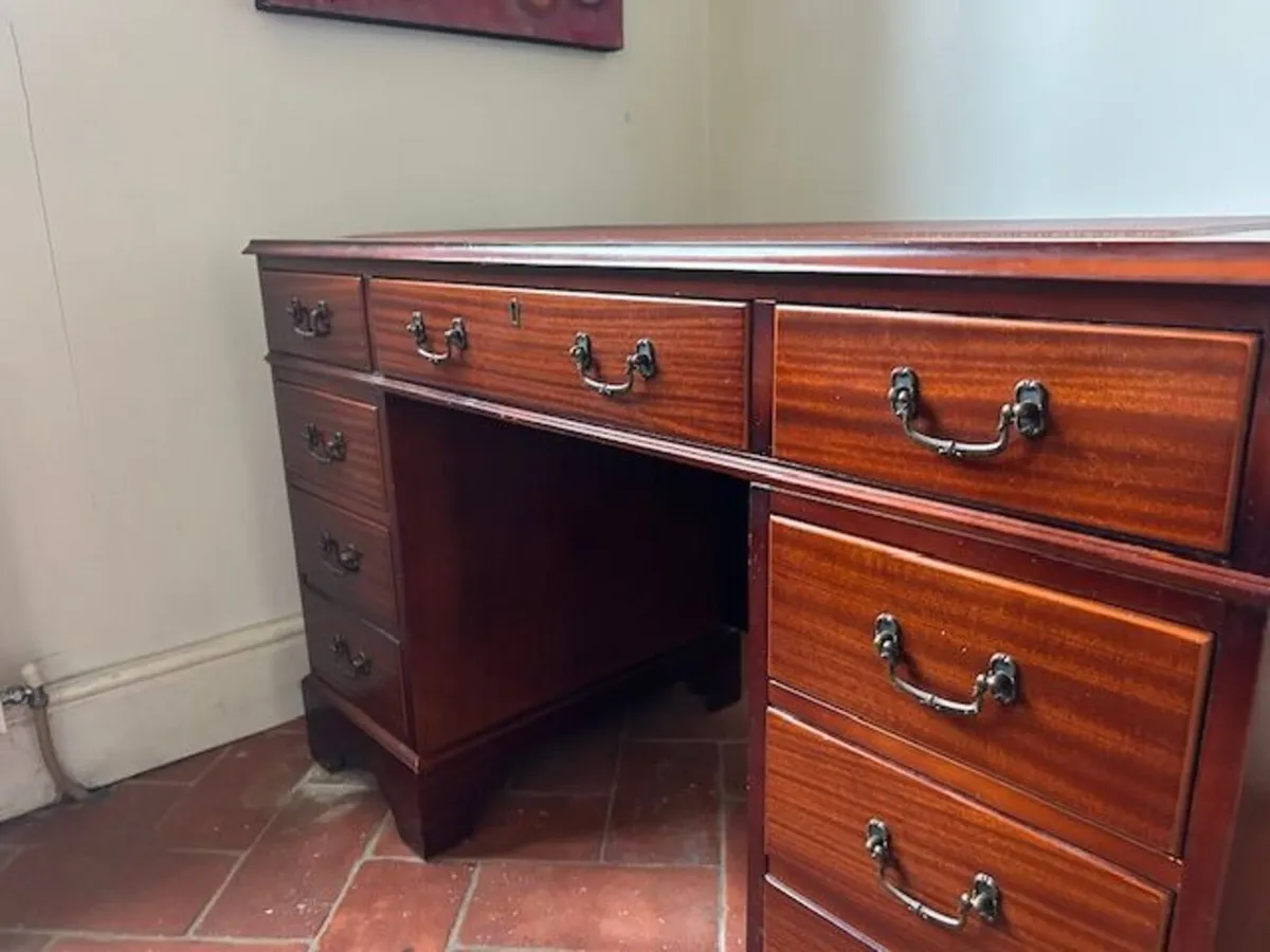 Mahogany office / study desk - Image 1