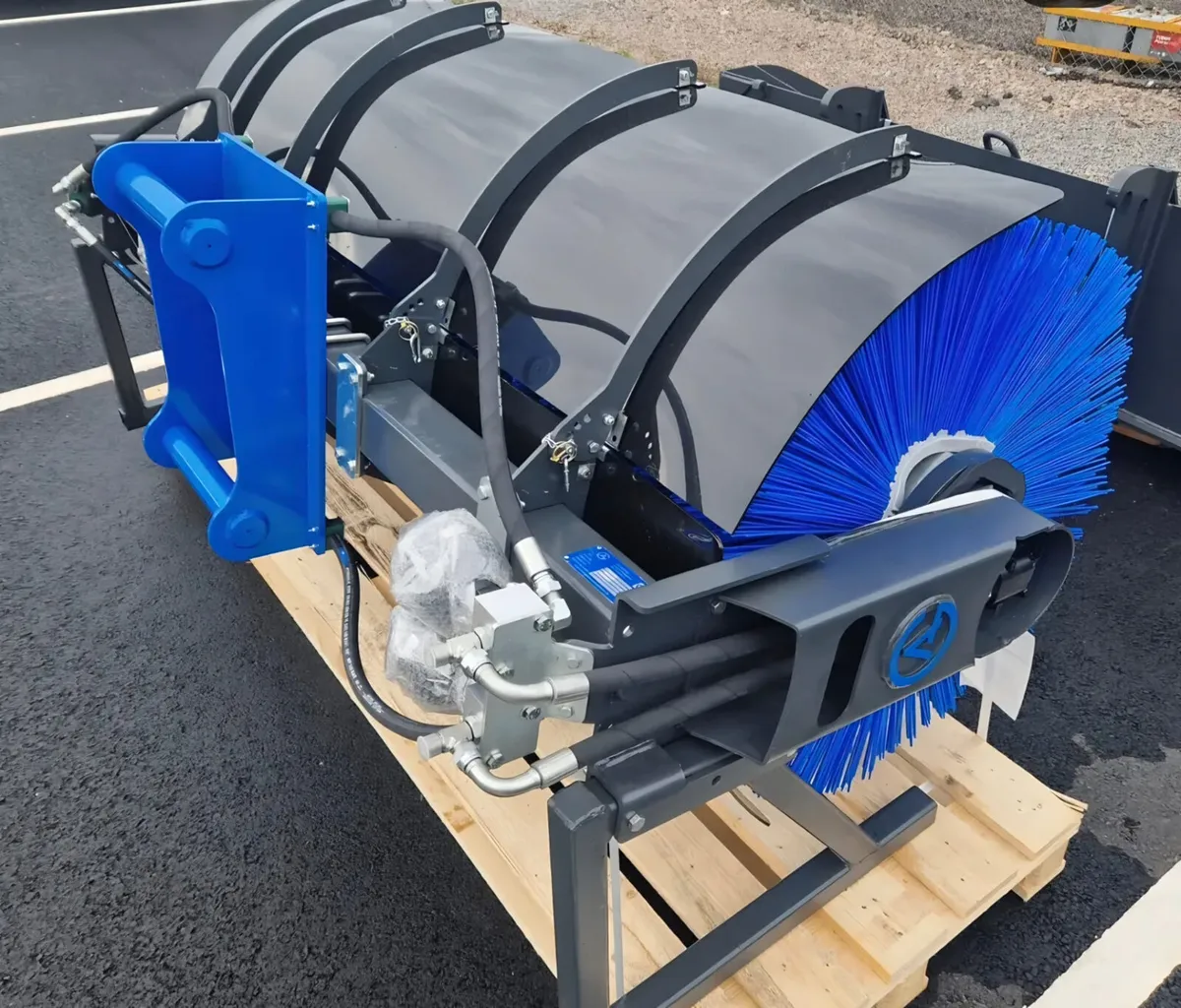 GA Sweden. Excavator Hydraulic Brushes - Image 1
