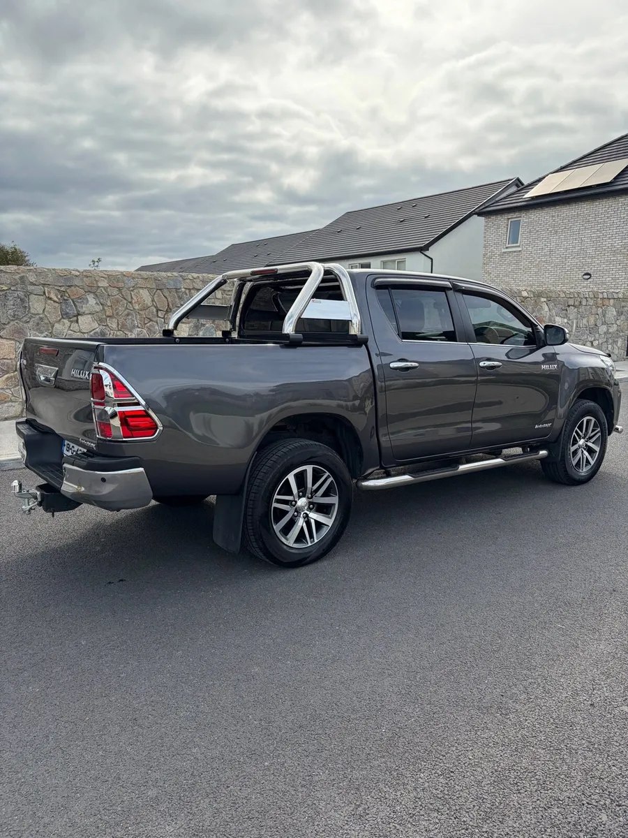 2019 Toyota hilux INVINCIBLE X doe and tax 7/27 - Image 4