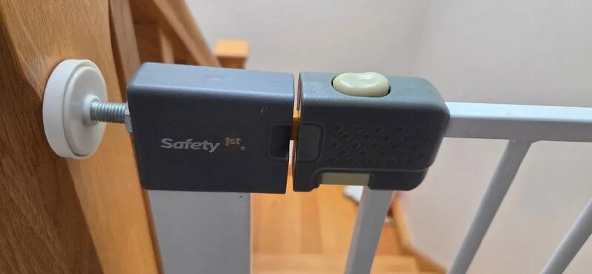 safety 1st stair gate - Image 2