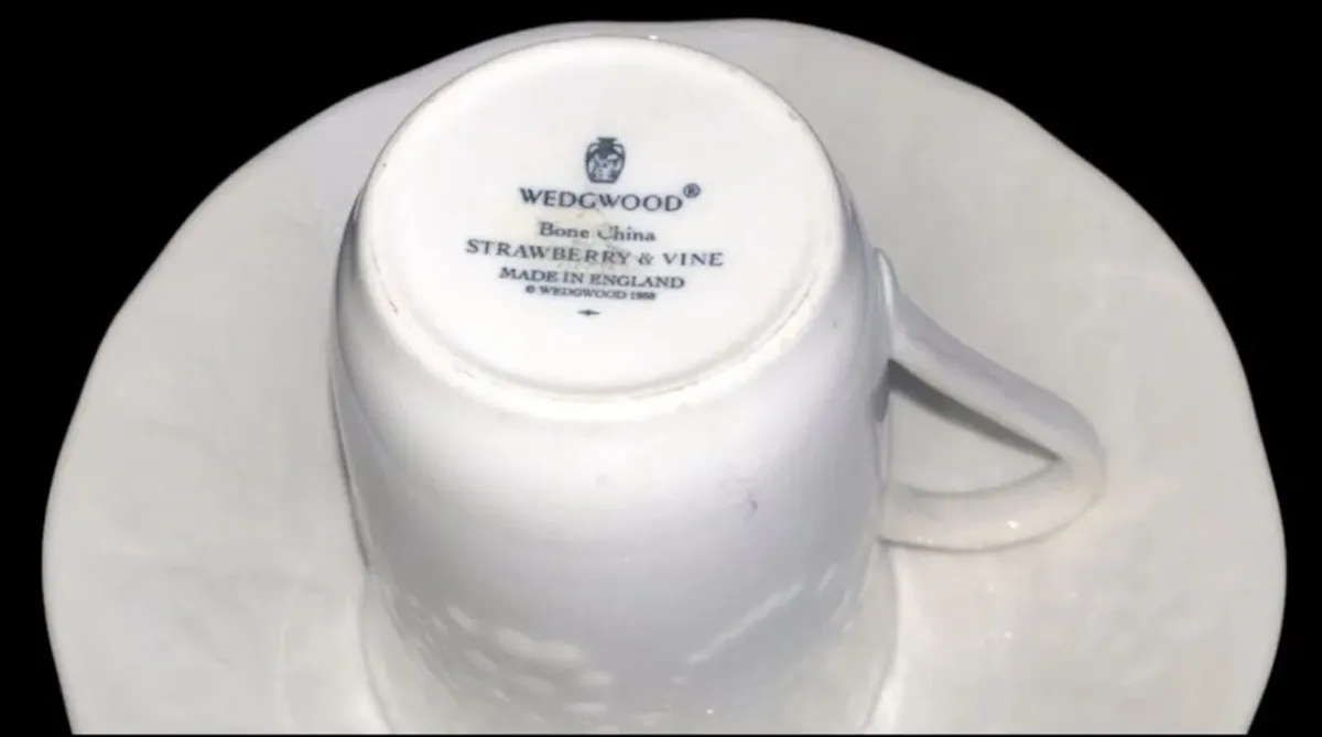 Vintage Wedgwood Strawberry & Vine Breakfast Duo - Image 2
