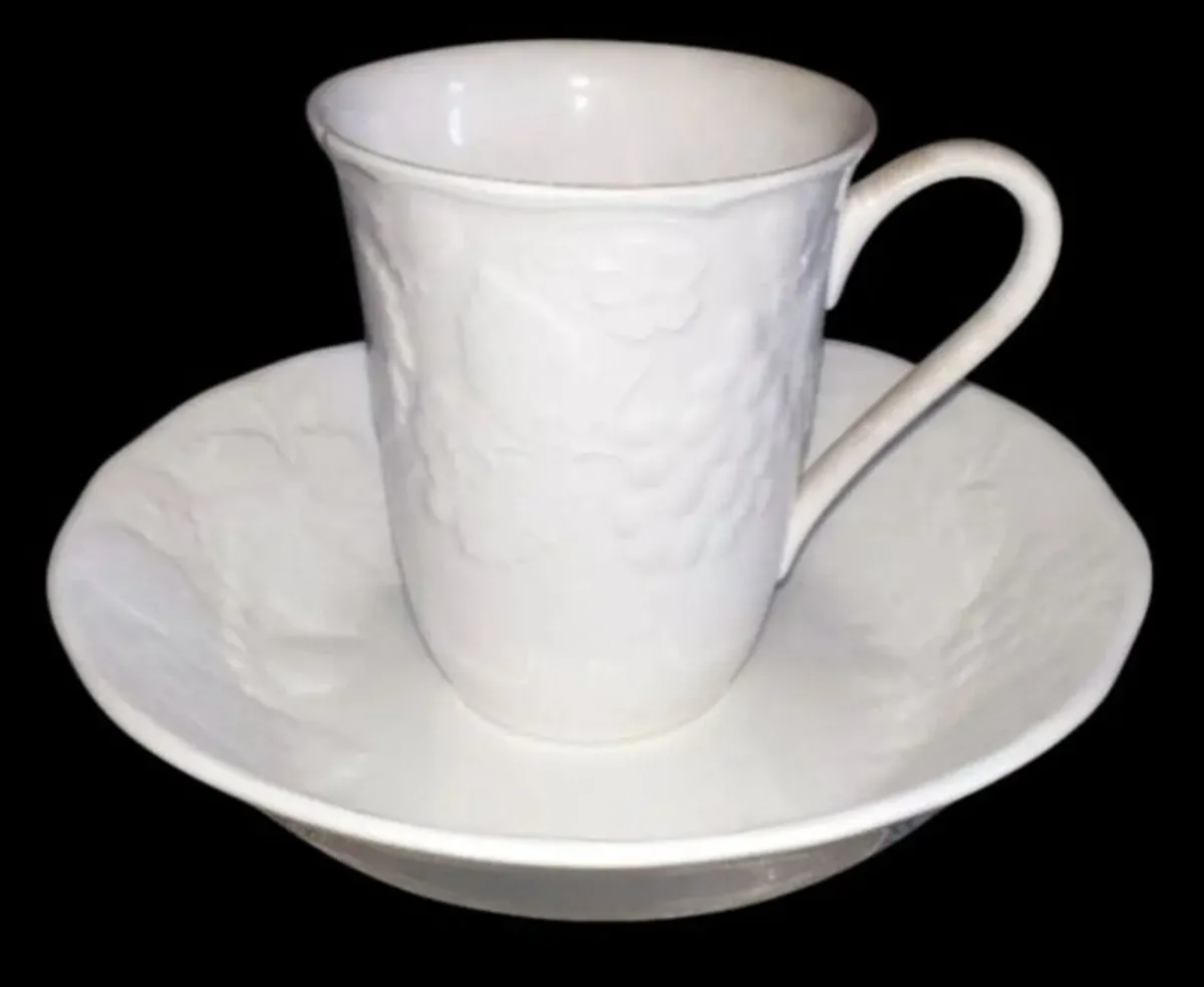 Vintage Wedgwood Strawberry & Vine Breakfast Duo - Image 4