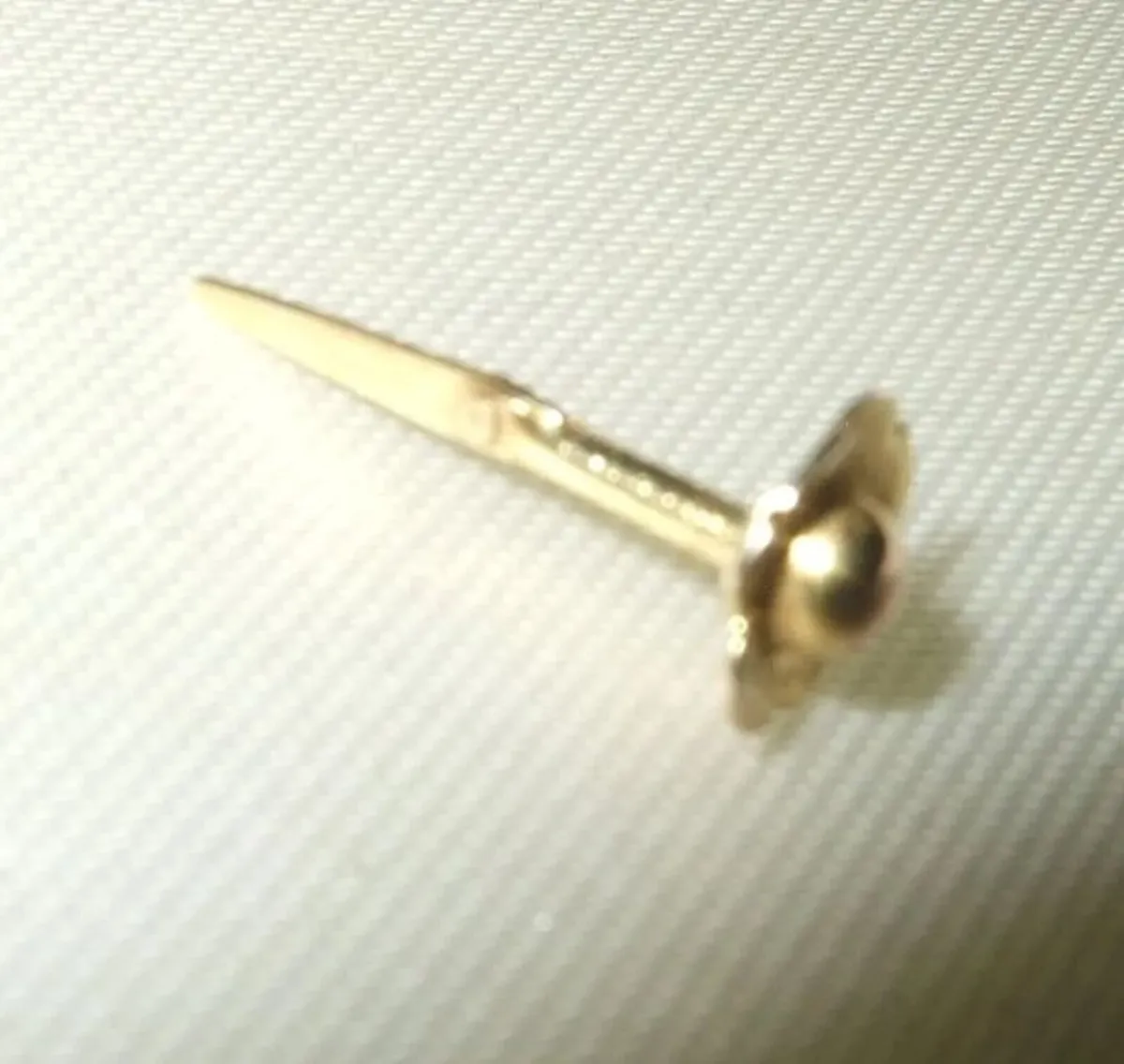 Pristine Vintage 9ct Gold Flower Stud Earring - Image 4