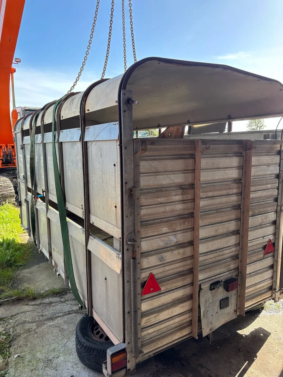 Cattle trailer - Image 1