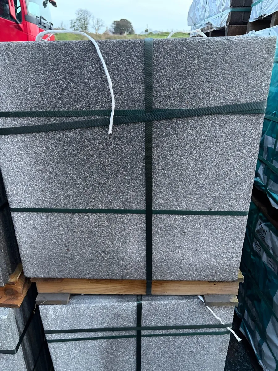 Ag cresent charcoal flagstone, 600x600 - Image 1