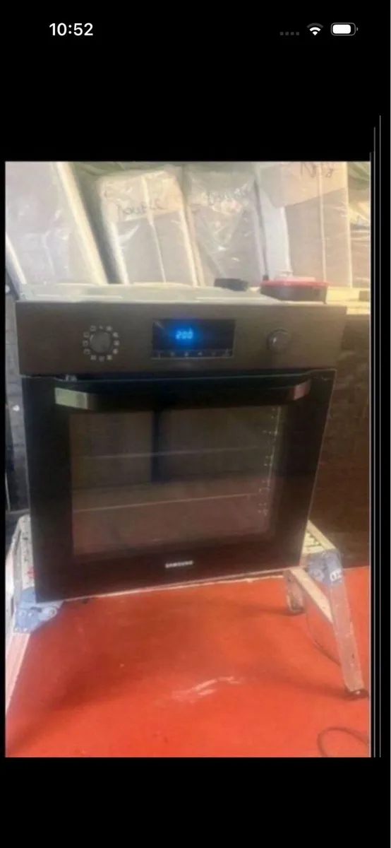 Single Samsung oven - Image 1