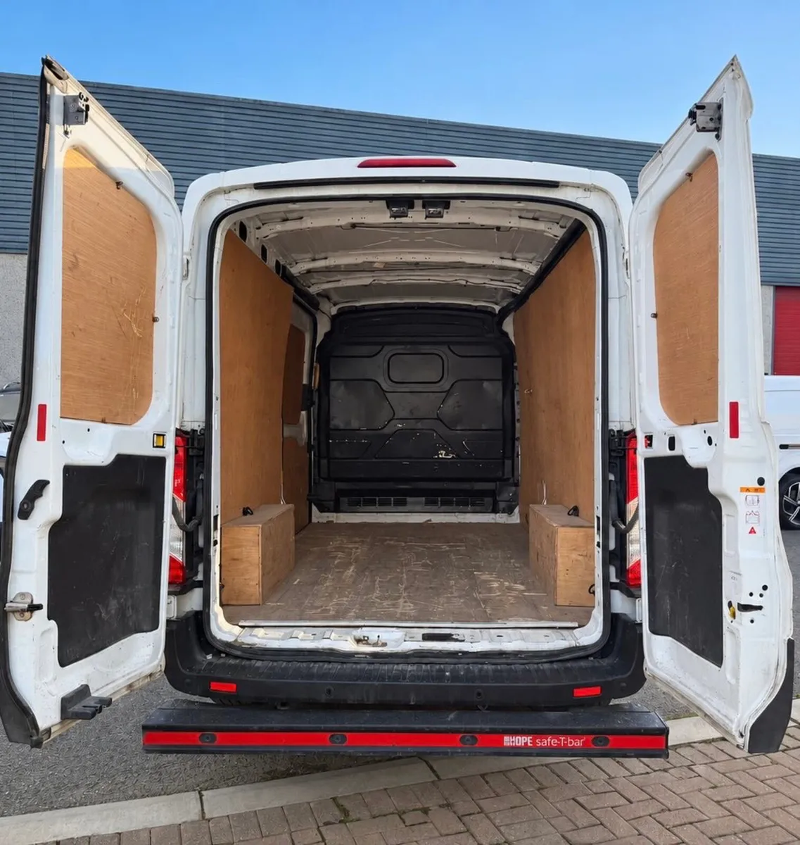 232 Ford Transit Trend 130Bhp - Image 4