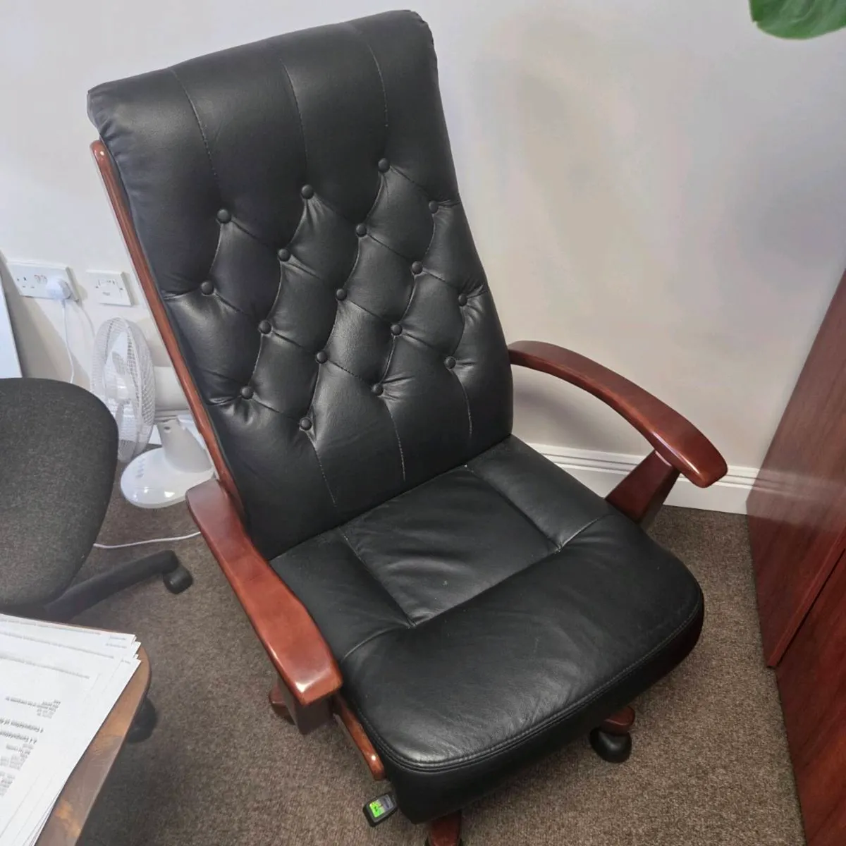 Office chairs - Image 2