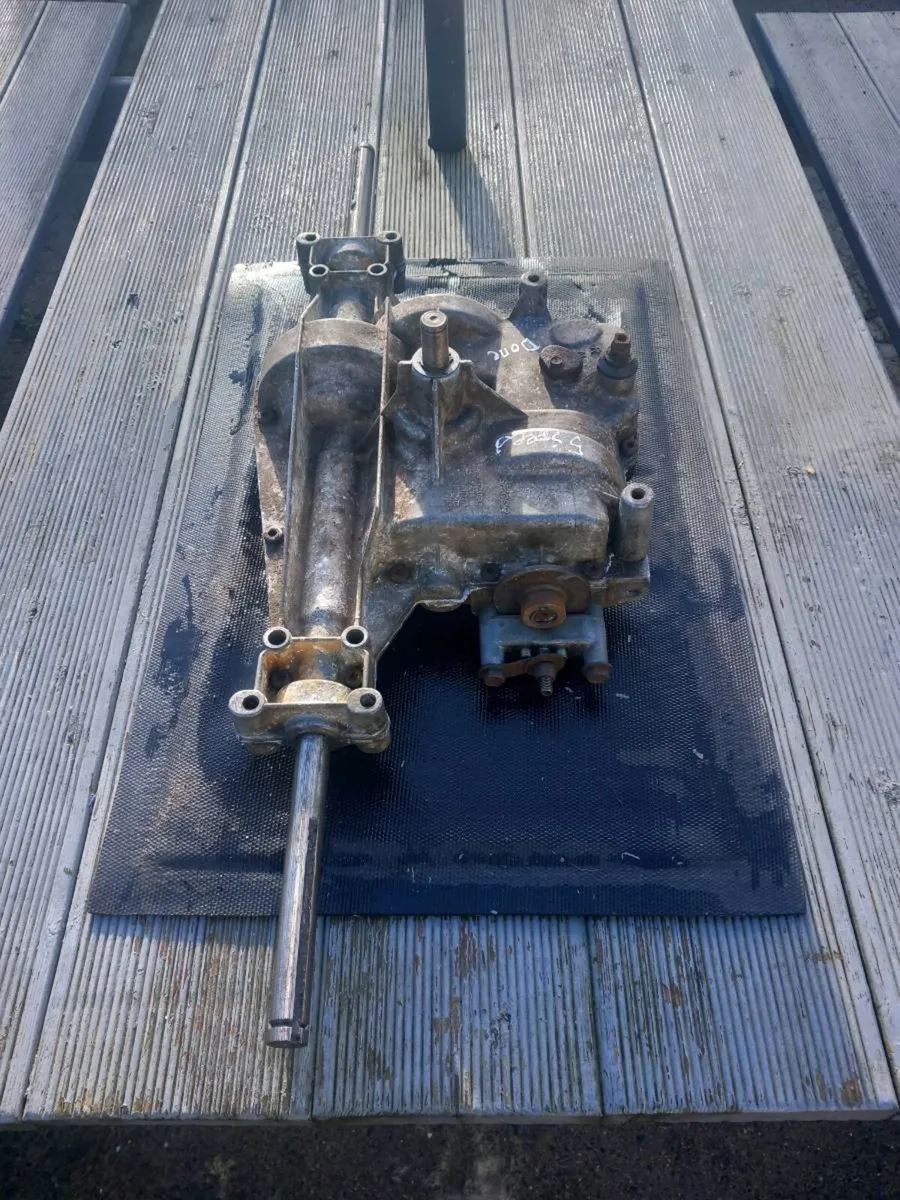 Spicer Dana manual gearbox for sale - Image 4