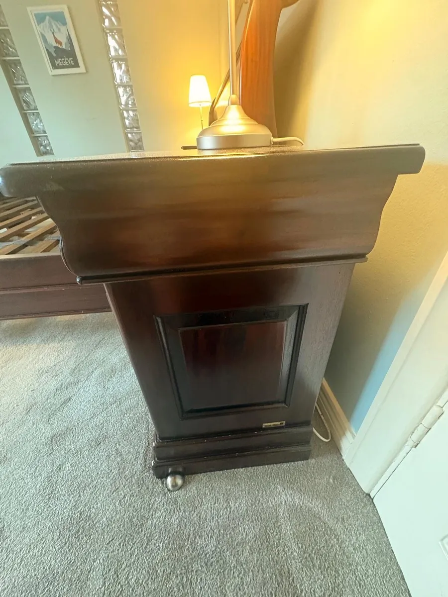 Solid Mahogany Super King Sleigh Bed + 2  Lockers - Image 3