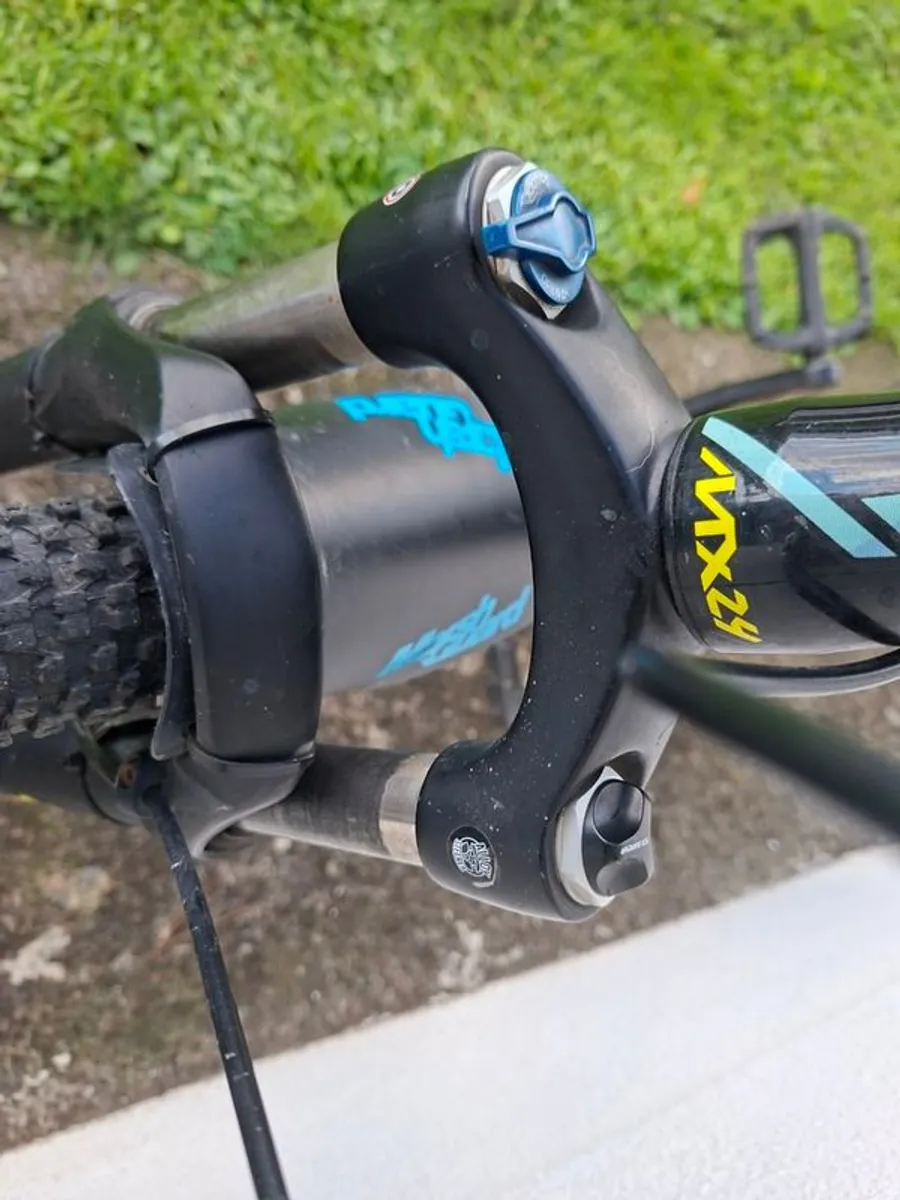 Orbea MX24 hardtail youth mtb with dropper post - Image 4