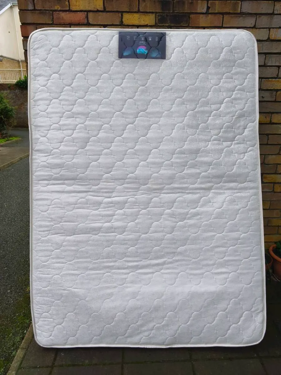 Double bed mattress - Image 1
