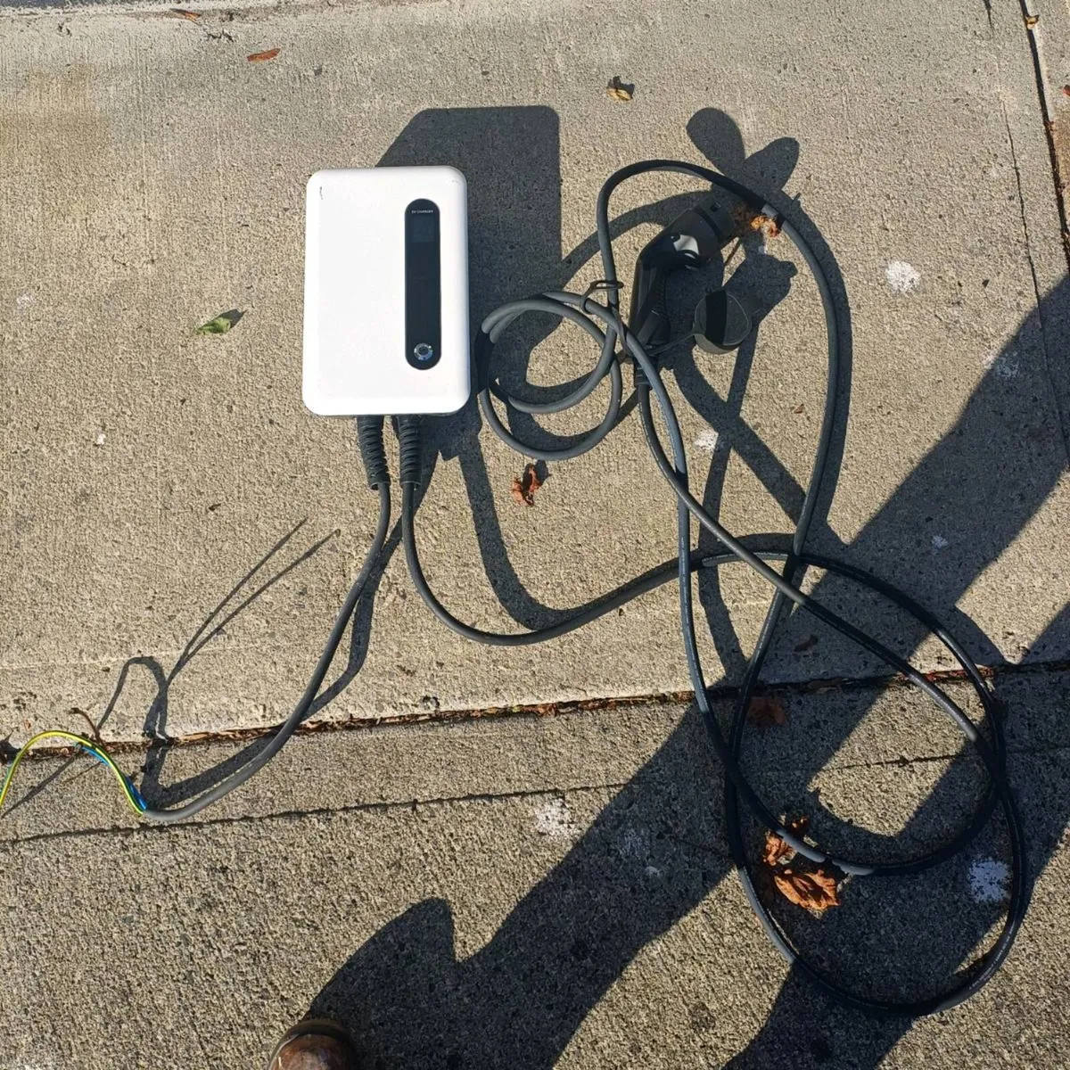 EV charger - Image 1