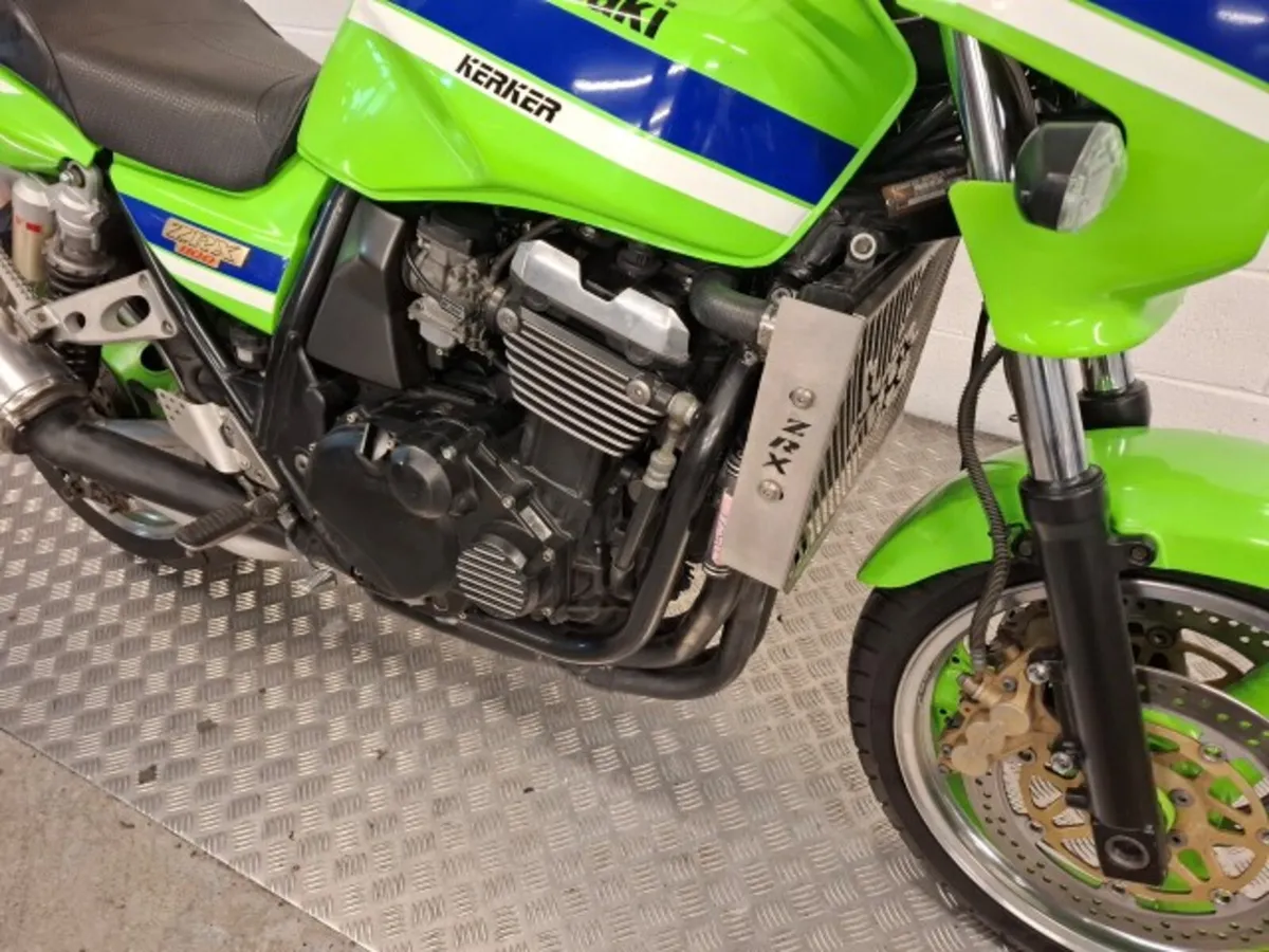 Kawasaki ZRX1100 2000 - Image 4