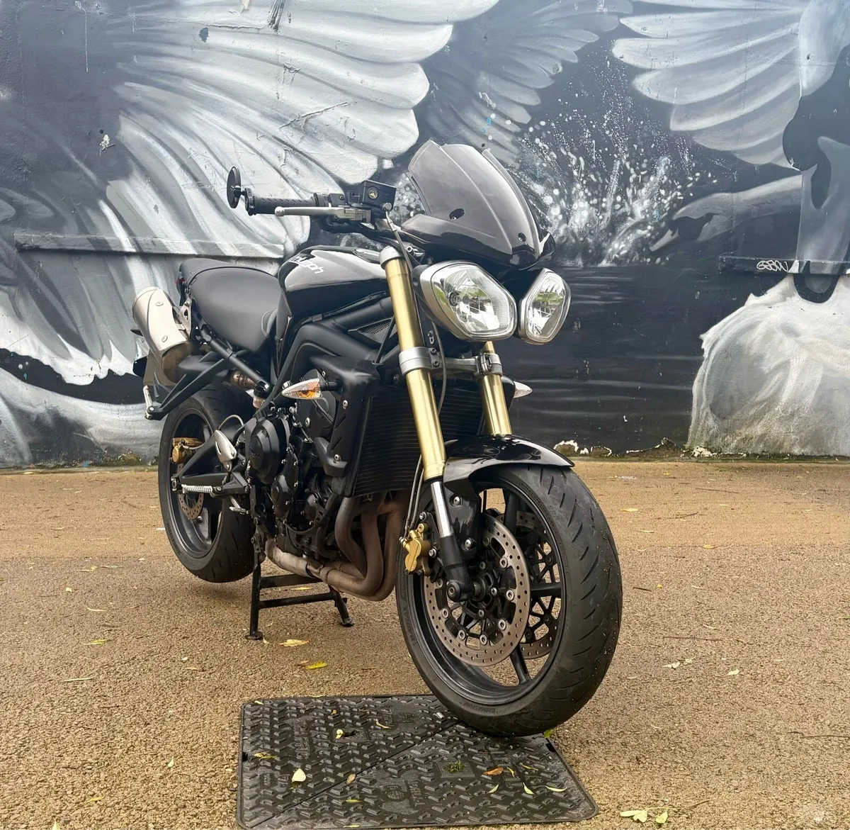 2011 Triumph Street Triple only 12k Deposit taken - Image 1