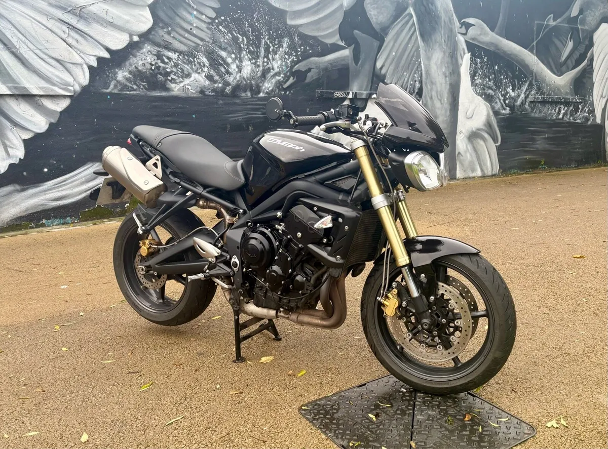2011 Triumph Street Triple only 12k Deposit taken - Image 3