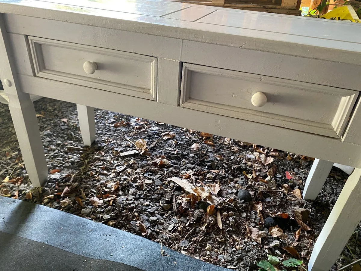 Console Table - Image 1
