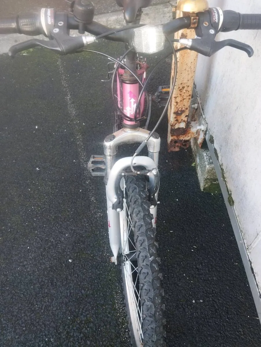 Girls 24inch bike - Image 3