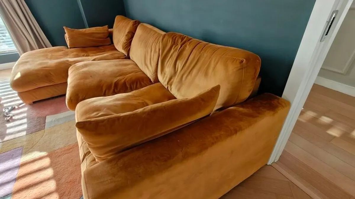Couch - Image 1