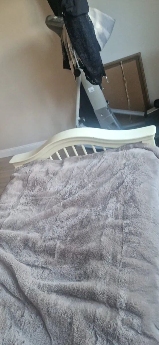 Single  cream bedframe with mattress - Image 1