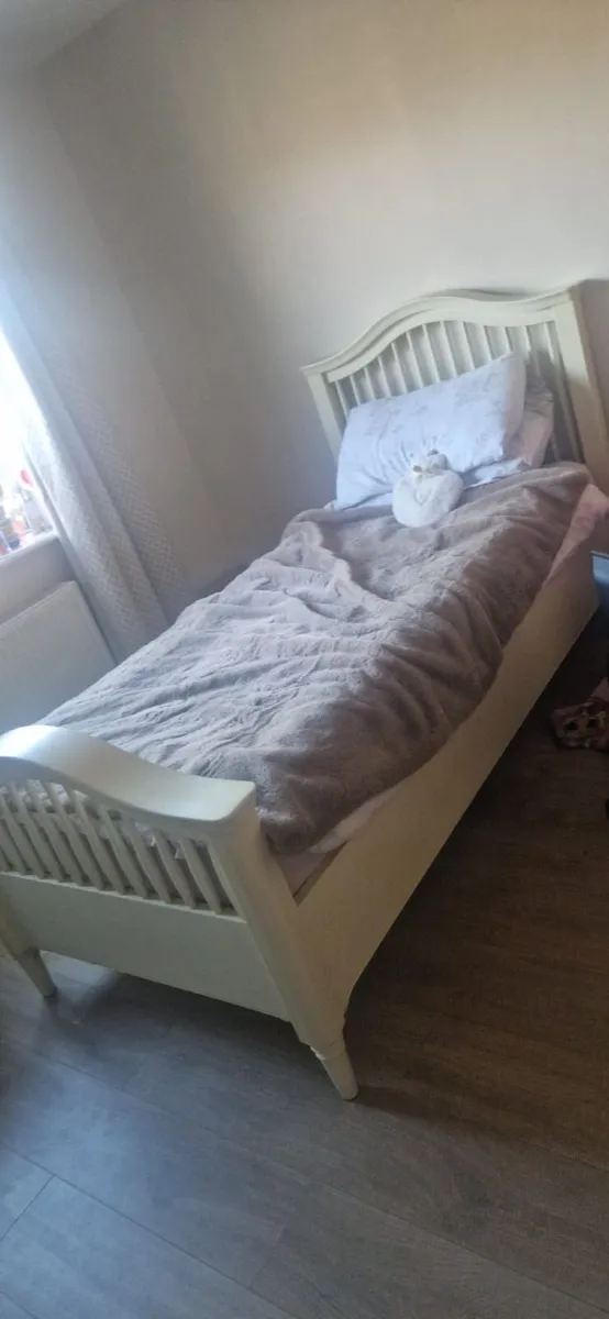 Single  cream bedframe with mattress - Image 3
