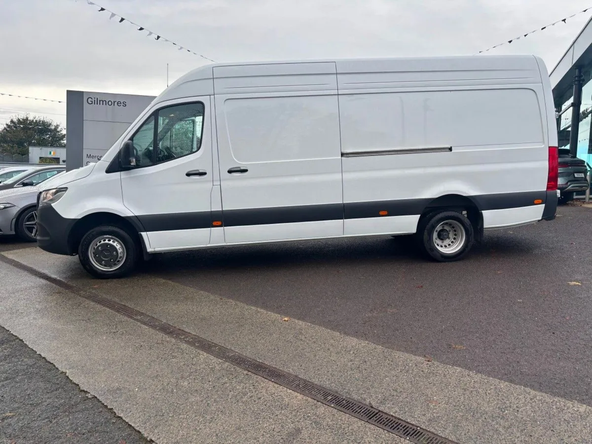 Mercedes-Benz Sprinter 519 Long High Roof Automati - Image 2
