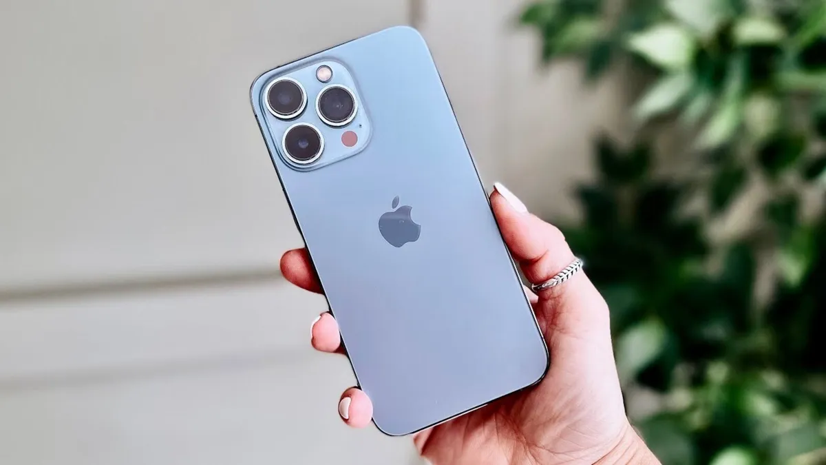 iPhone 13 Pro 256GB and 13 pro max
