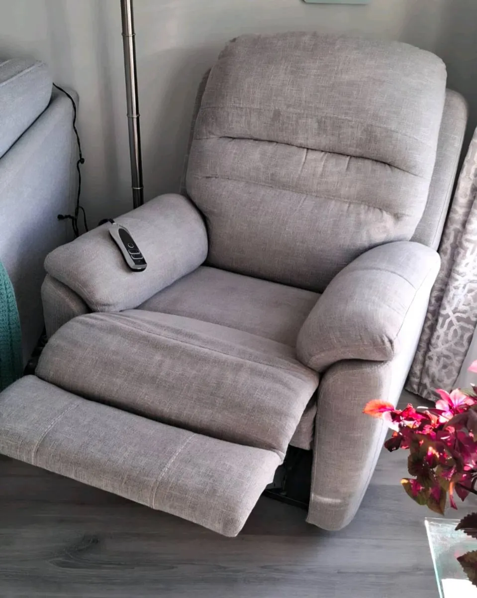 Electric Reclining Arm Chair - Image 1