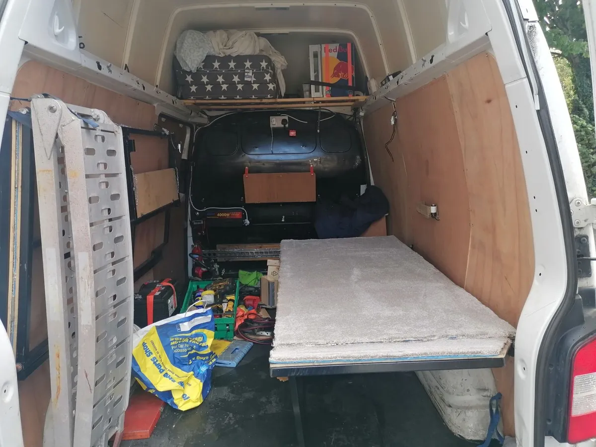 Volkswagen Transporter 2014 - Image 2
