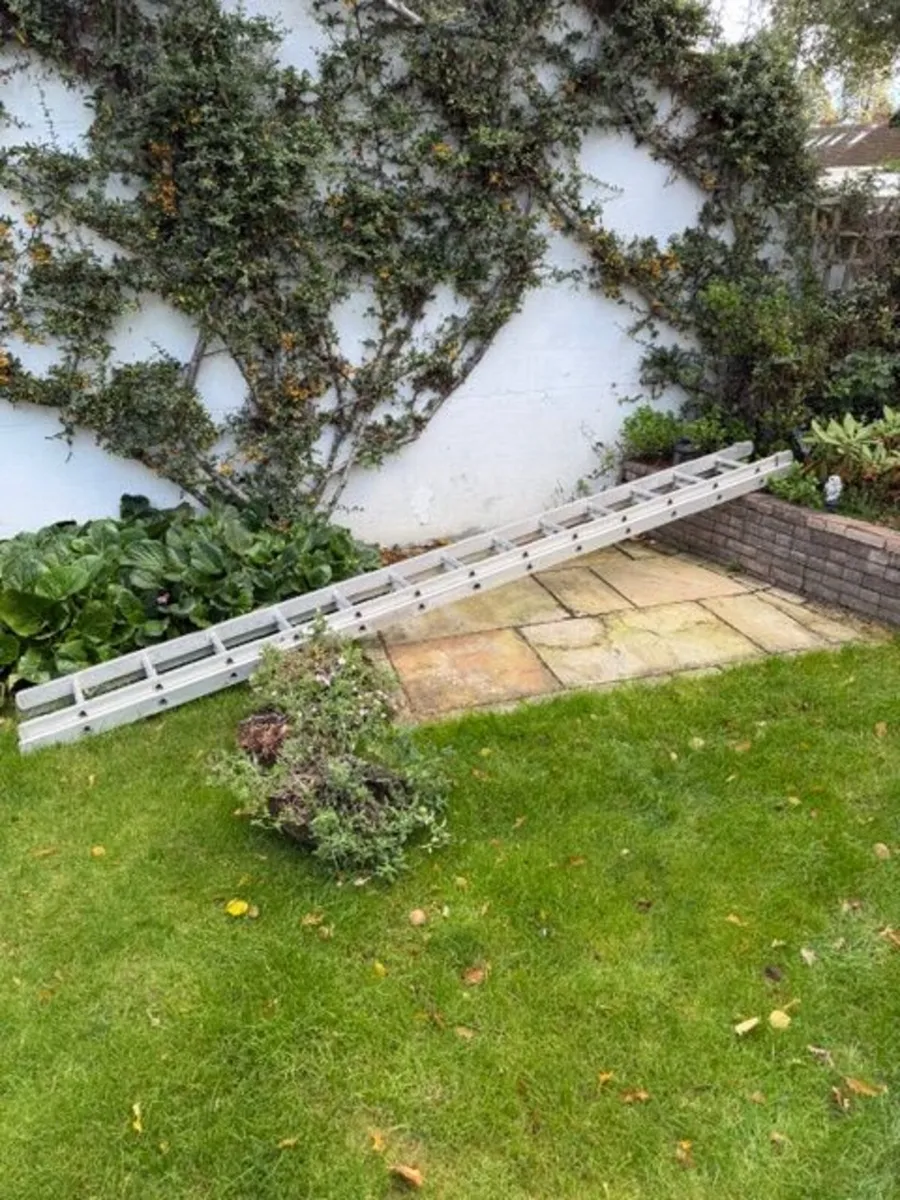 7.8m Aluminium extension ladder
