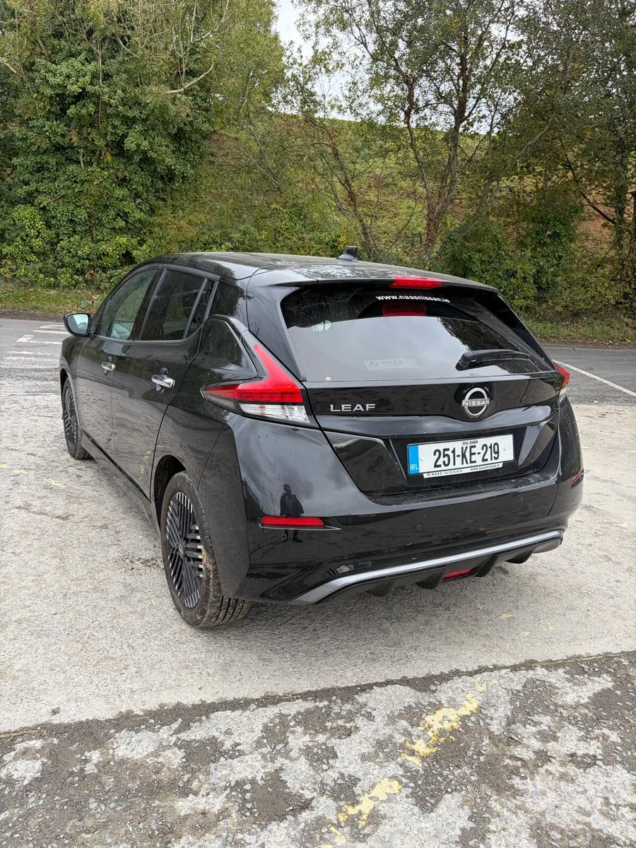 2025 NISSAN LEAF 40KWH DAMAGED SALVAGE - Image 1