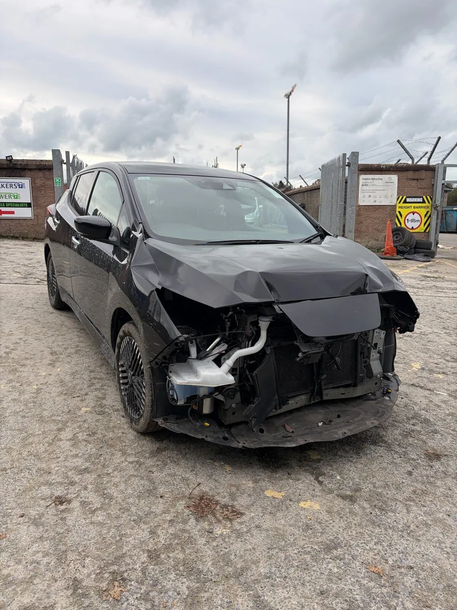 2025 NISSAN LEAF 40KWH DAMAGED SALVAGE - Image 3