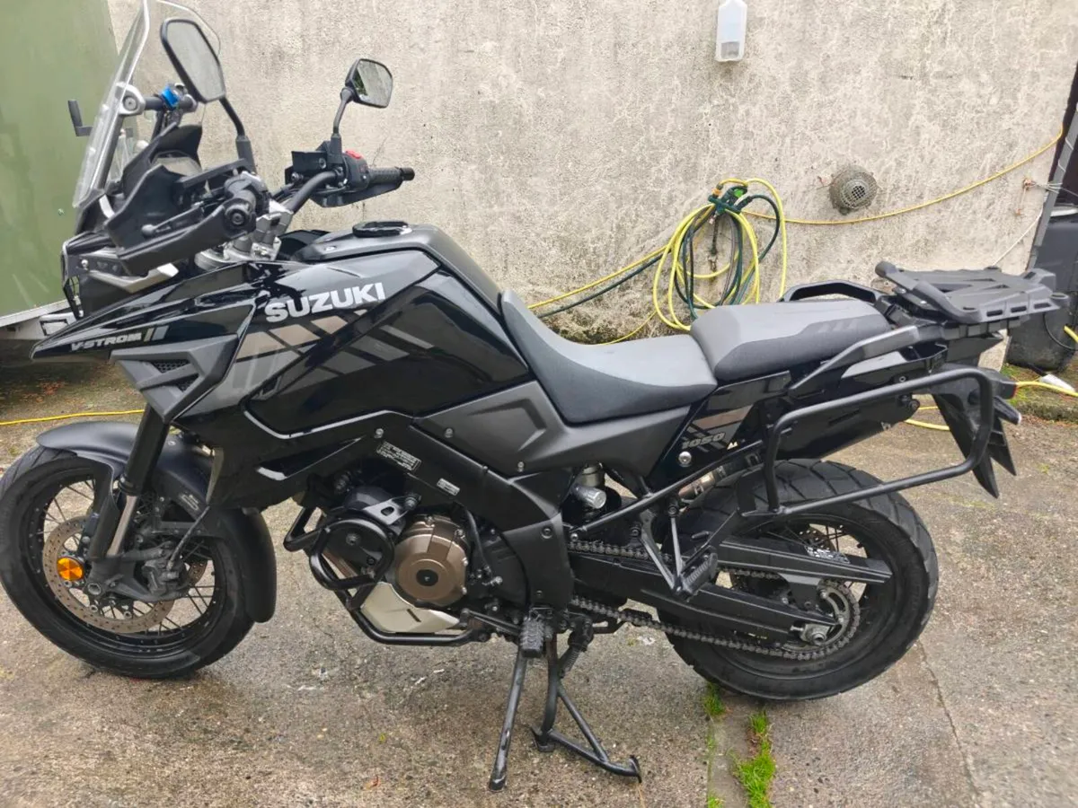 Suzuki V-Strom 1050 XT - Image 1
