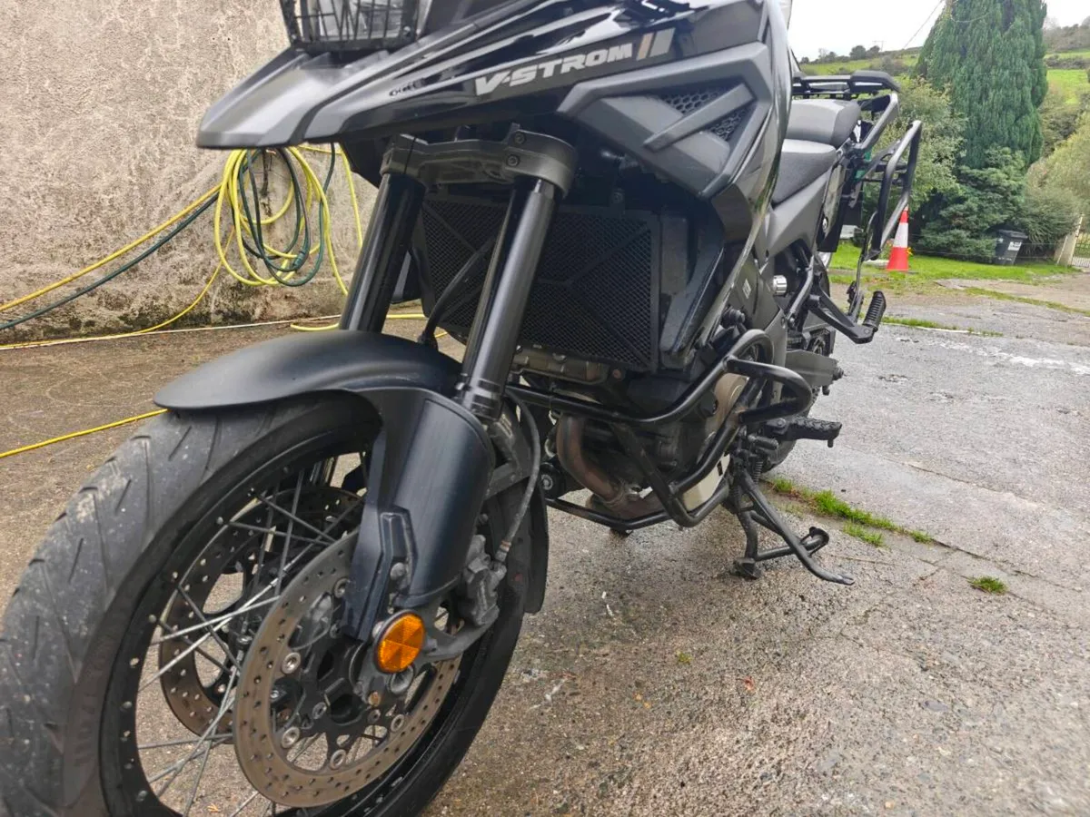Suzuki V-Strom 1050 XT - Image 2