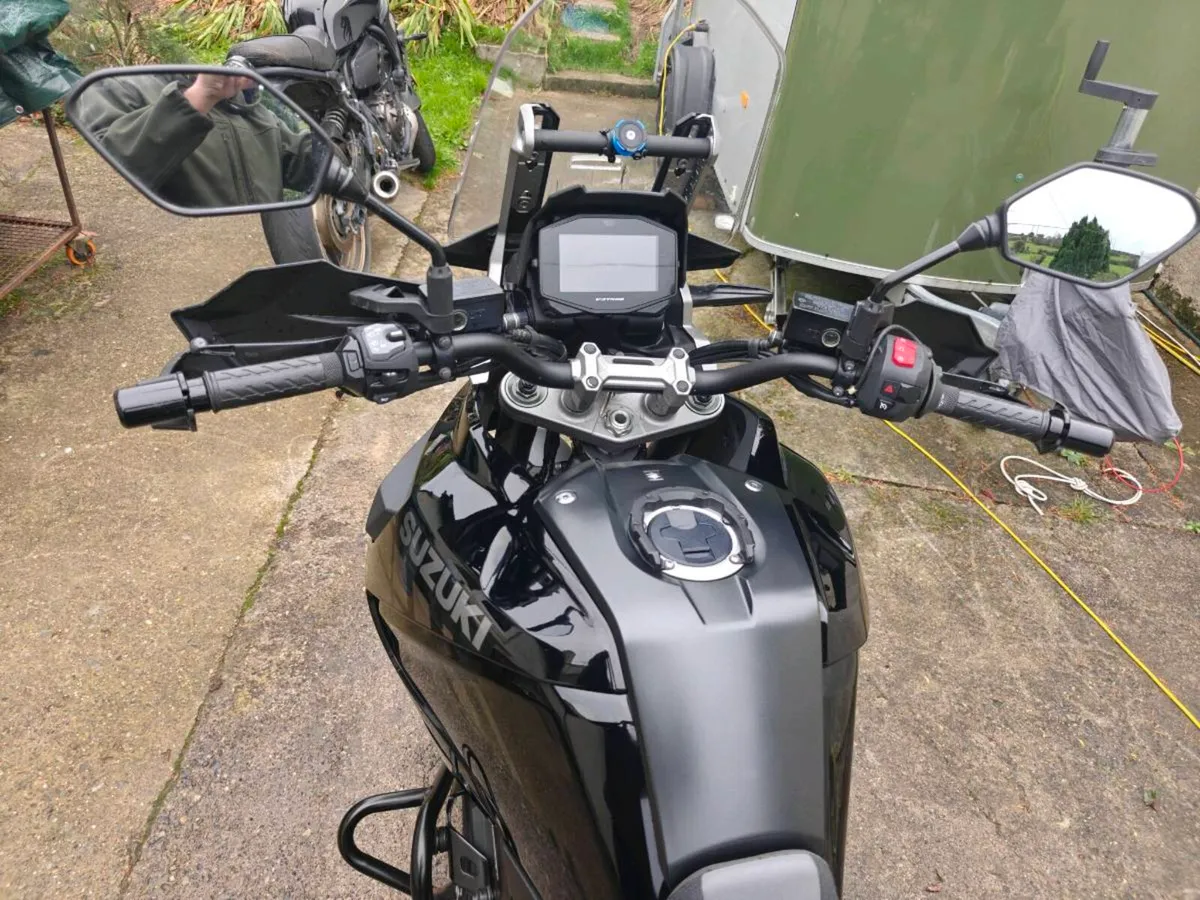 Suzuki V-Strom 1050 XT - Image 4